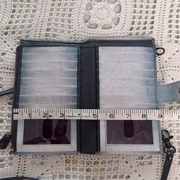 ANUSCHKA WALLET BAG CROSSBODY TRAVEL BAG. Poppy Hold the huge Apple phones. - Picture 3 of 10